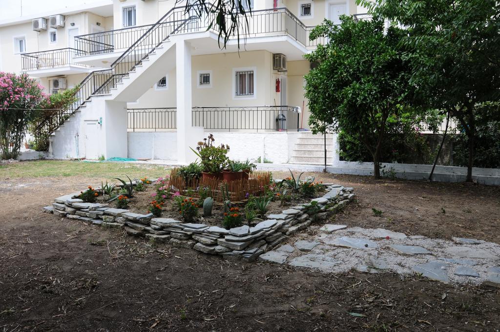 Vicky's Garden Appartement *